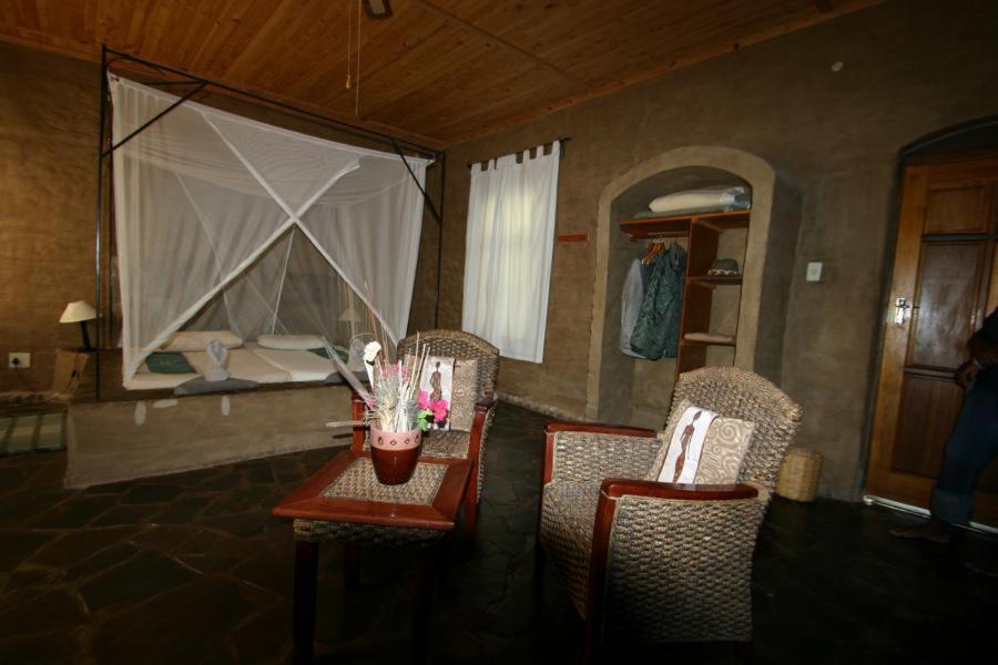 Fort Sesfontein Lodge & Safaris Экстерьер фото