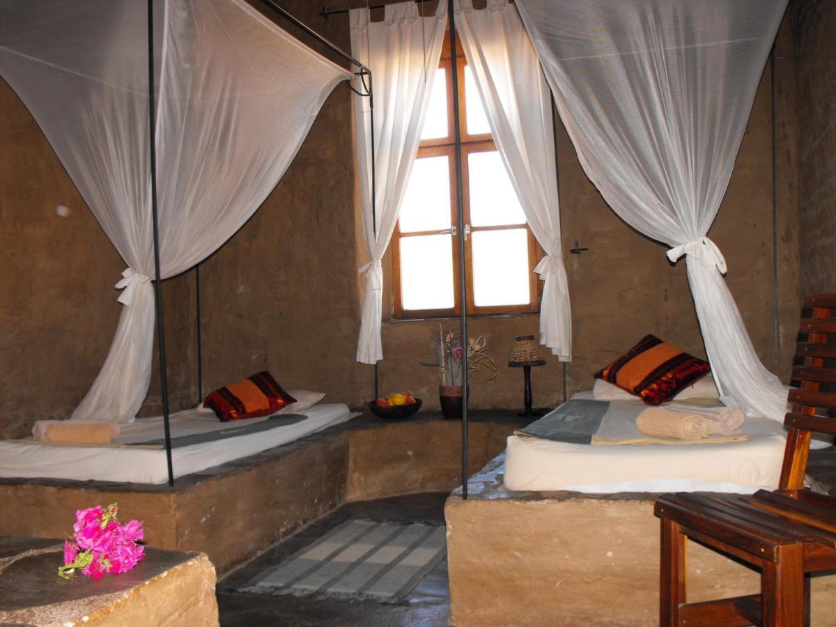 Fort Sesfontein Lodge & Safaris Экстерьер фото
